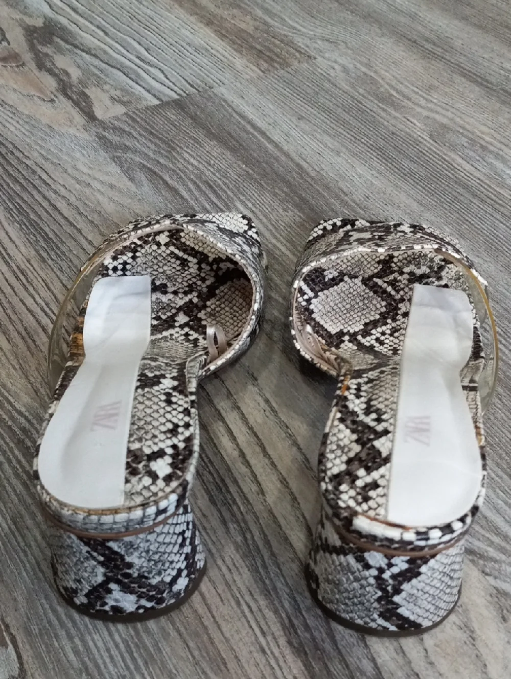 Zara Women's Snake-Print Slide Sandals in White/Brown - Picture 4 of 11